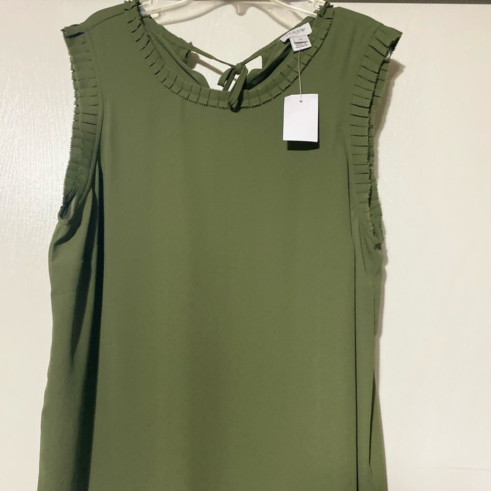 🆕 Olive J Crew Ruffle Crewneck Top. Size 12